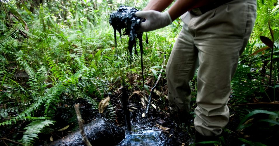 "Chevron's deliberate dumping of 18 billion gallons of toxic waste water and 17 million gallons of crude into the Ecuadorian Amazon created a massive health crisis and remains one of the worst oil-related environmental crimes in history," Amazon Watch said on Friday. (Photo: Rainforest Action Network/flickr/cc)
