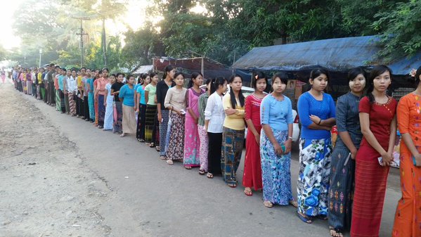 Voting line- 6:45 AM. Photo: @yatespj
