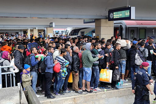 Refugees at Vienna West Railway Station, 2015. Photo: Bwag (Own work) [CC BY-SA 4.0], via Wikimedia Commons