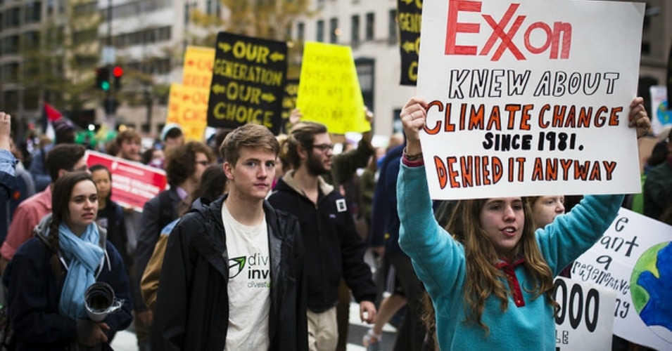Activists protested after it was made public that ExxonMobil for years deliberately tried to hide the truth about the impact of greenhouse gas emissions. (Photo: Johnny Silvercloud/cc/flickr)