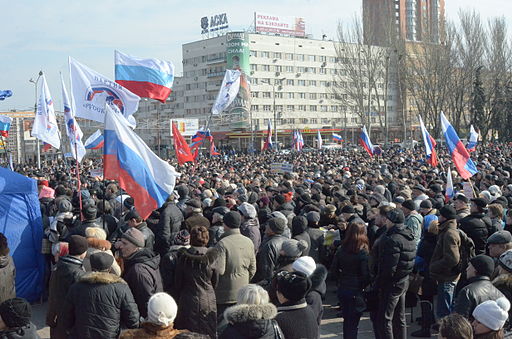Pro-Russian protesters in Donetsk, March 2014. Photo: Andrew Butko [CC BY-SA 3.0], via Wikimedia Commons