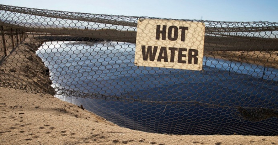 An unlined fracking wastewater pit in the "Petroleum Highway" of Central California. (Photo: Faces of Fracking/flickr/cc)